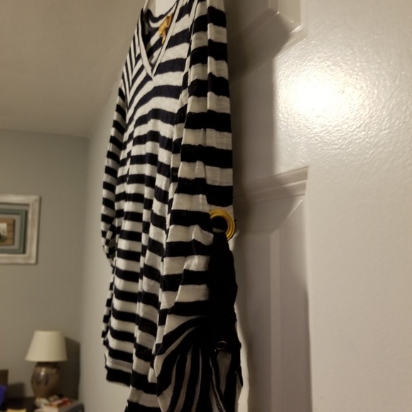 Three quarter length top - Picture 2 of 4